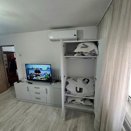 Apartament 2 Camere Etaj 4 Din 4 Craiova Exterior photo